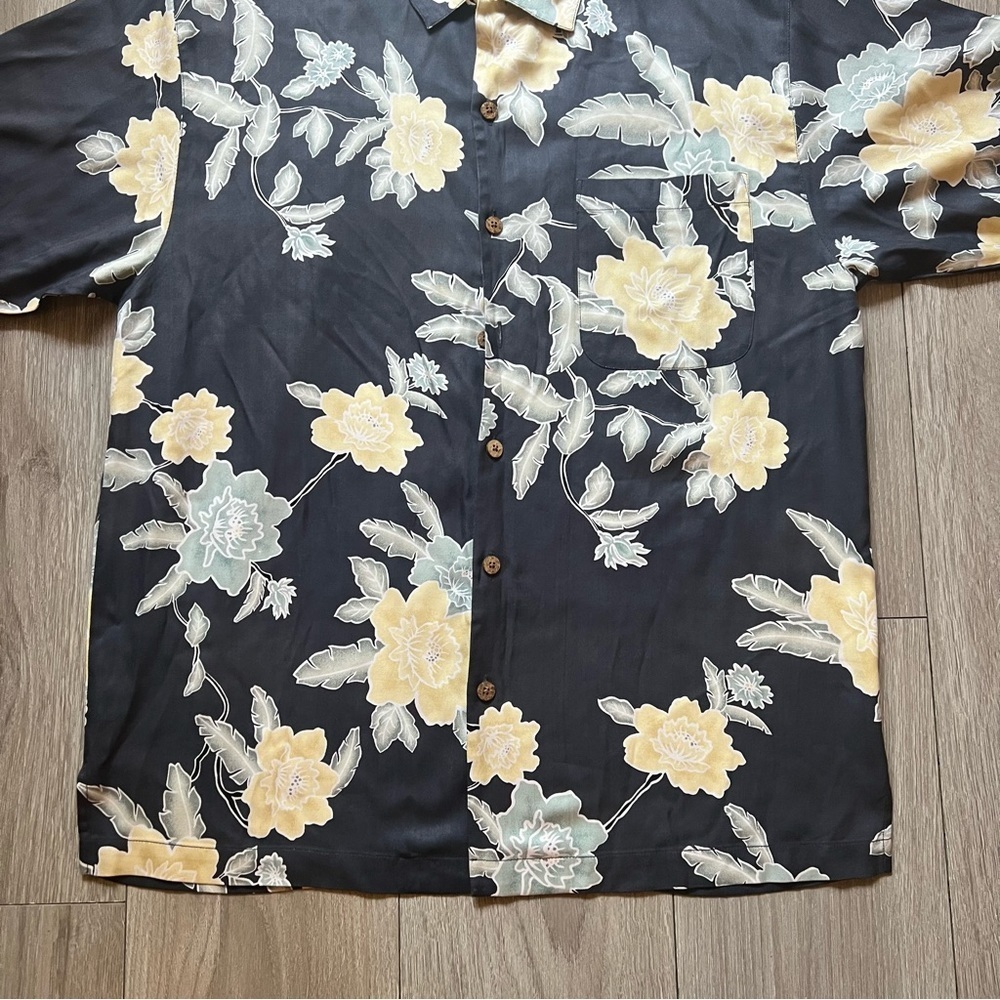 Mens Tommy Bahama Floral Hawaiian Camp Shirt Size Medium 100% Silk Short Sleeve - Picture 2 of 7